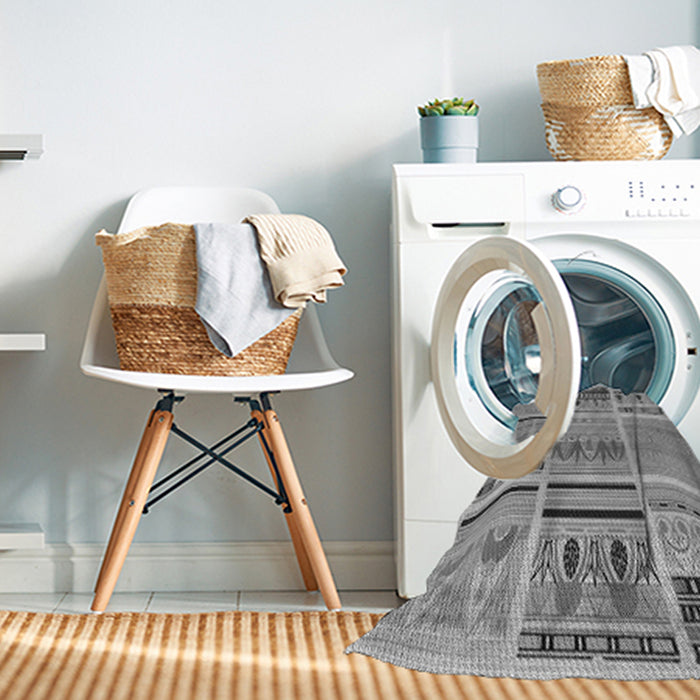 Machine Washable Transitional Silver Gray Rug in a Washing Machine, wshpat2680gry