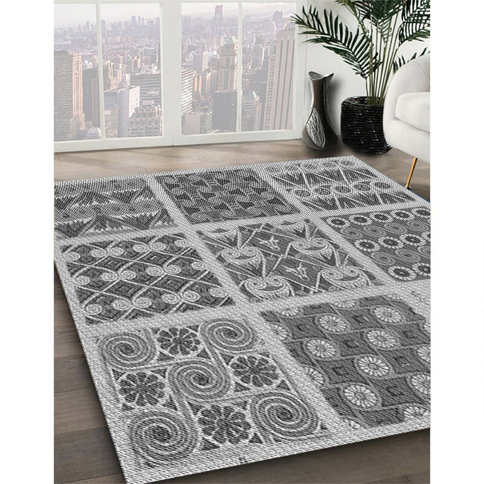 Machine Washable Transitional Silver Gray Rug in a Family Room, wshpat2681gry