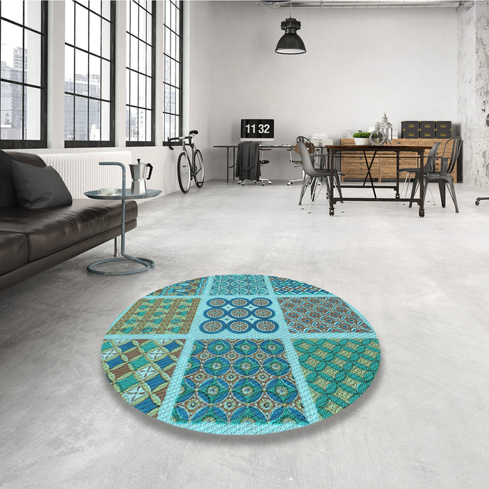 Round Patterned Turquoise Green Rug in a Office, pat2683lblu