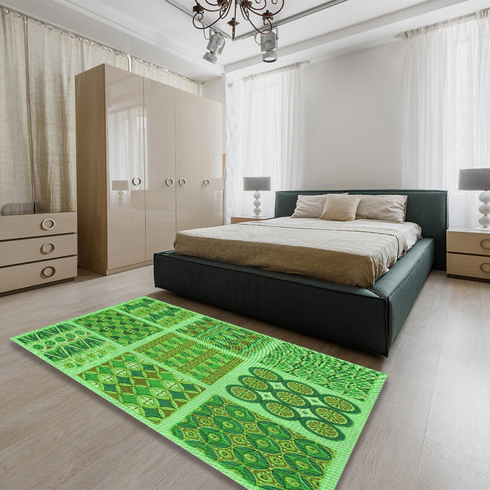 Patterned Emerald Green Rug in a Bedroom, pat2684grn
