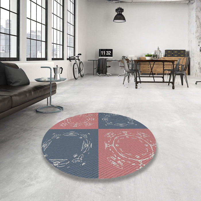 Round Patterned Dark Gray Novelty Rug in a Office, pat2700