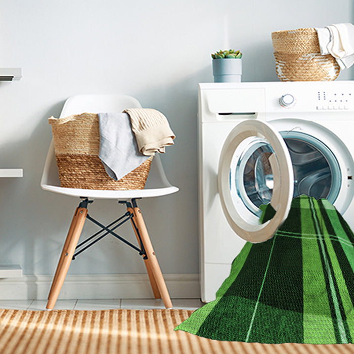 Machine Washable Transitional Dark Forest Green Rug in a Washing Machine, wshpat2717grn
