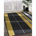 Patterned Mid Gray Novelty Rug in Family Room, pat2717