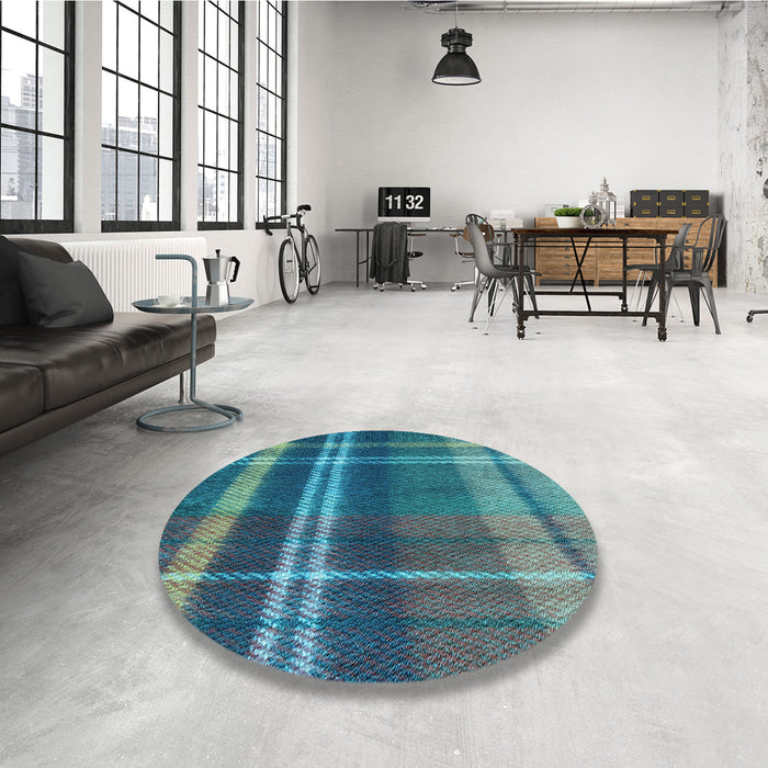 Round Patterned Blue Rug in a Office, pat2723lblu