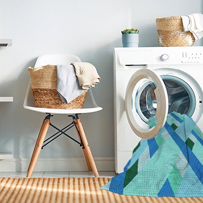 Machine Washable Transitional Dark Turquoise Green Rug in a Washing Machine, wshpat2724lblu