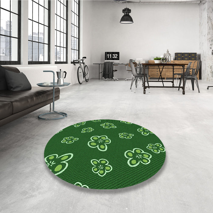 Round Patterned Deep Emerald Green Rug in a Office, pat2731grn