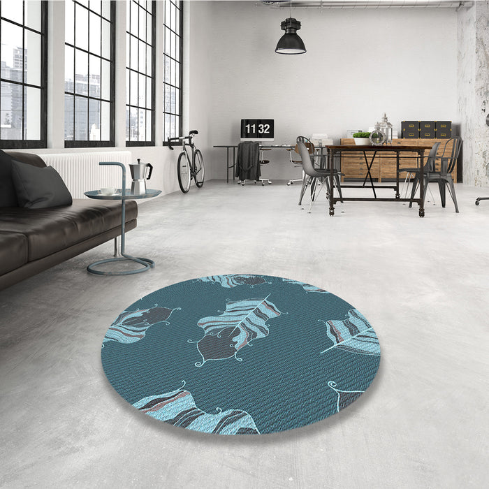 Round Patterned Blue Rug in a Office, pat2734lblu