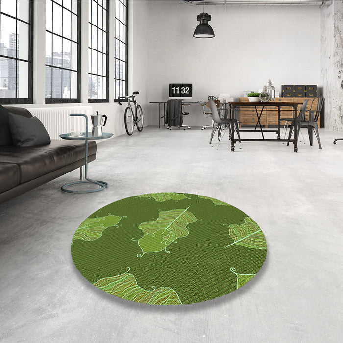 Round Patterned Seaweed Green Rug in a Office, pat2735grn