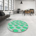 Round Machine Washable Transitional Green Rug in a Office, wshpat2754