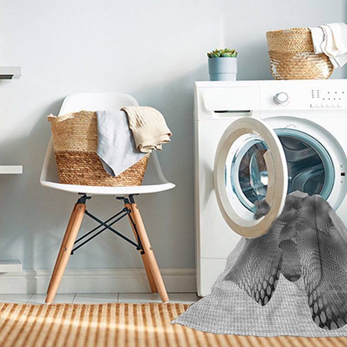 Machine Washable Transitional Platinum Silver Gray Rug in a Washing Machine, wshpat2759gry