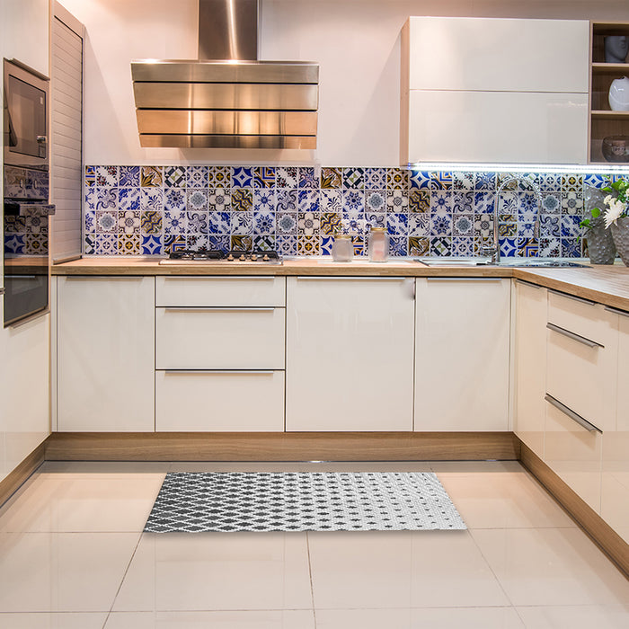 Patterned Platinum Gray Rug in a Kitchen, pat2767gry