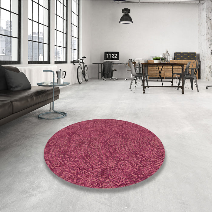 Round Patterned Crimson Red Rug in a Office, pat2774brn