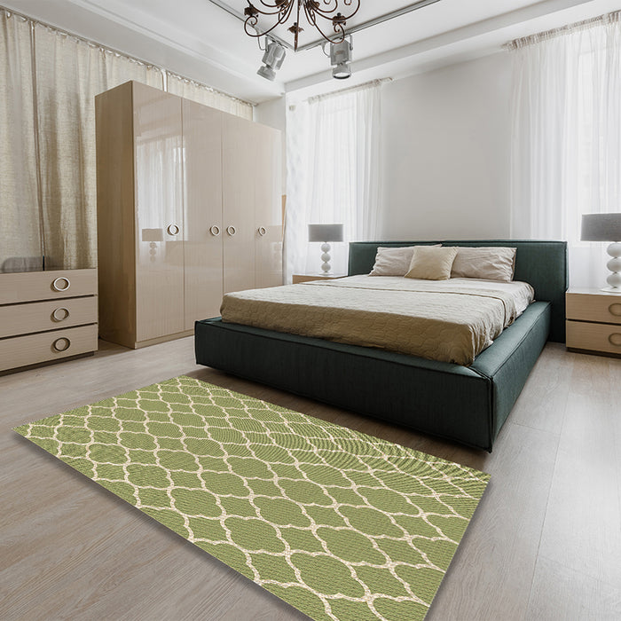 Round Machine Washable Transitional Ginger Brown Green Rug in a Office, wshpat2781brn
