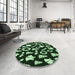 Round Patterned Black Rug in a Office, pat280grn