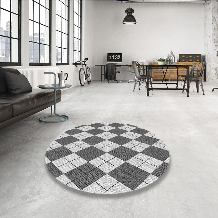 Round Patterned Carbon Gray Rug in a Office, pat2803gry