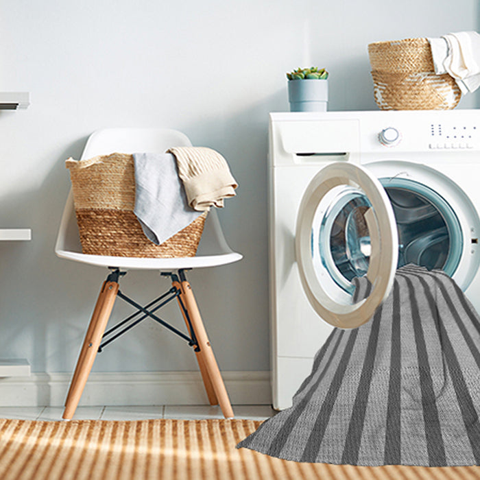 Machine Washable Transitional Smokey Gray Rug in a Washing Machine, wshpat2804gry