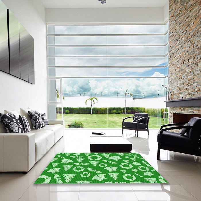 Square Patterned Green Rug in a Living Room, pat281grn