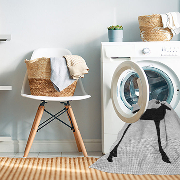 Machine Washable Transitional White Smoke Rug in a Washing Machine, wshpat2822