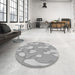 Round Patterned Silver Gray Rug in a Office, pat2835gry