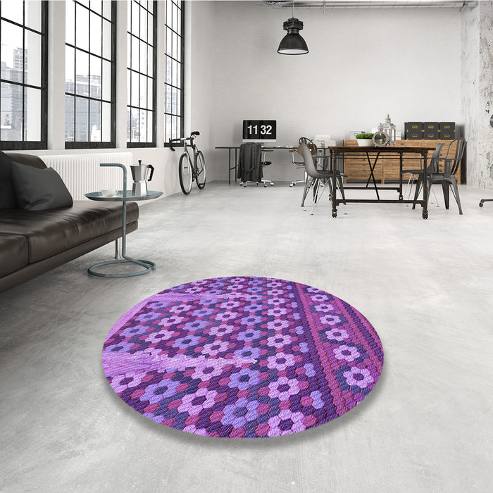 Round Patterned Purple Rug in a Office, pat2844pur