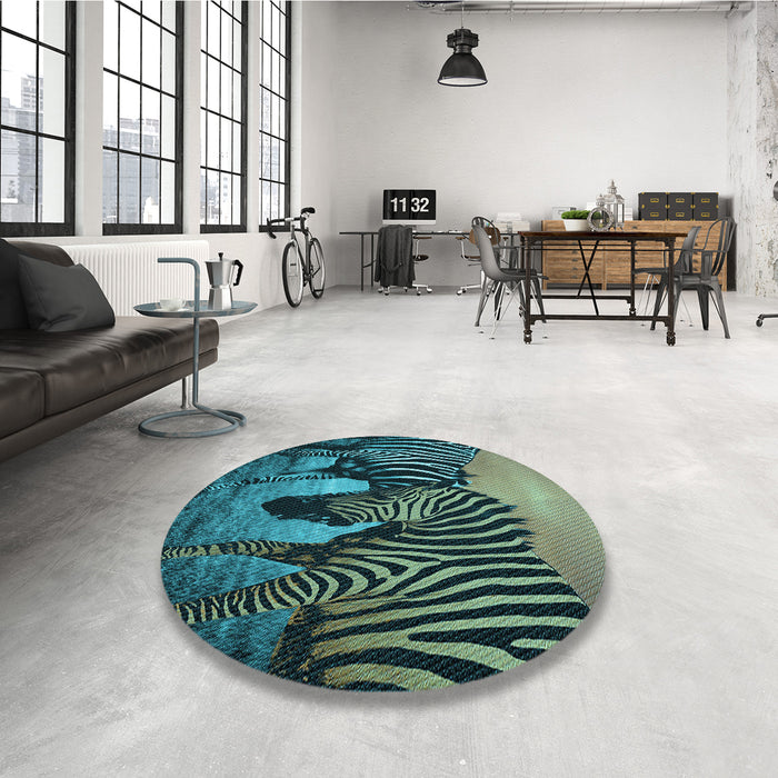 Round Patterned Deep Teal Green Rug in a Office, pat2855lblu