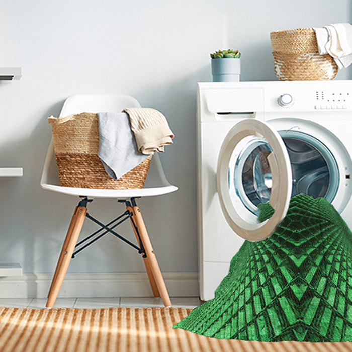 Machine Washable Transitional Dark Forest Green Rug in a Washing Machine, wshpat2862grn
