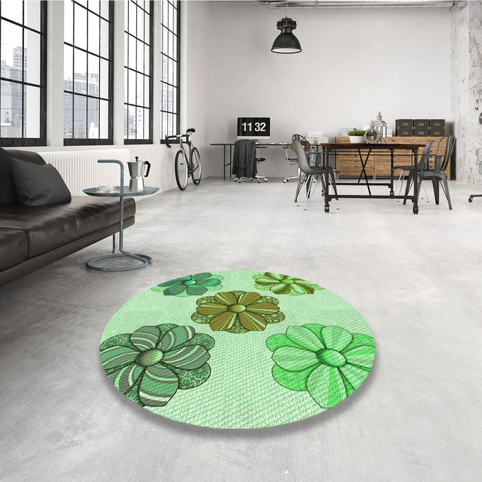 Round Patterned Green Rug in a Office, pat2863grn