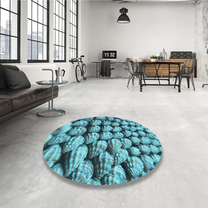 Round Patterned Blue Rug in a Office, pat2866lblu