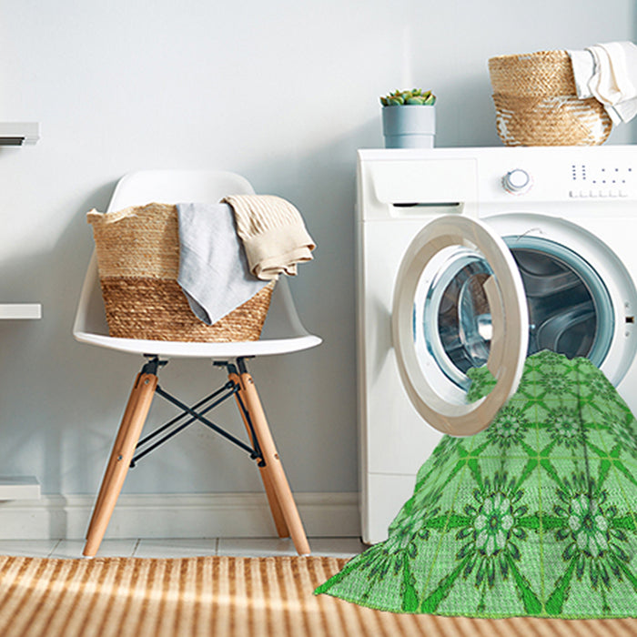 Machine Washable Transitional Green Rug in a Washing Machine, wshpat2872grn