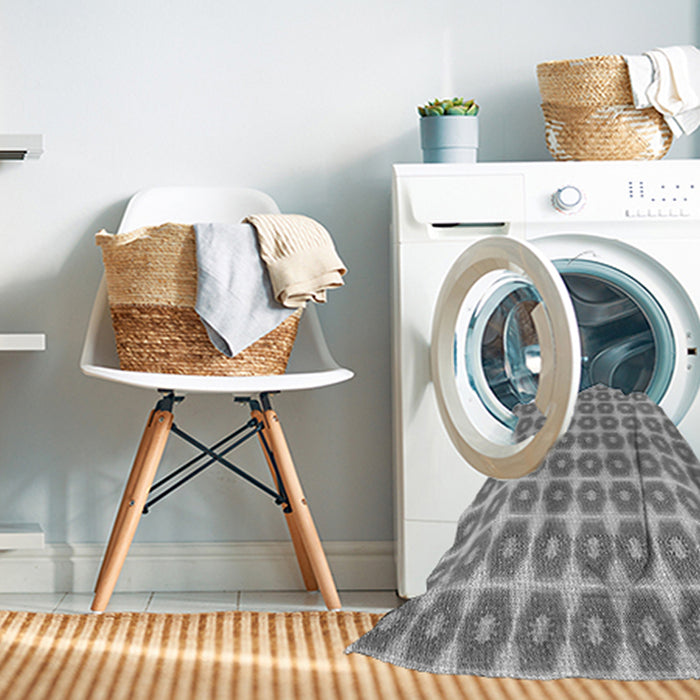 Machine Washable Transitional Silver Gray Rug in a Washing Machine, wshpat2889gry