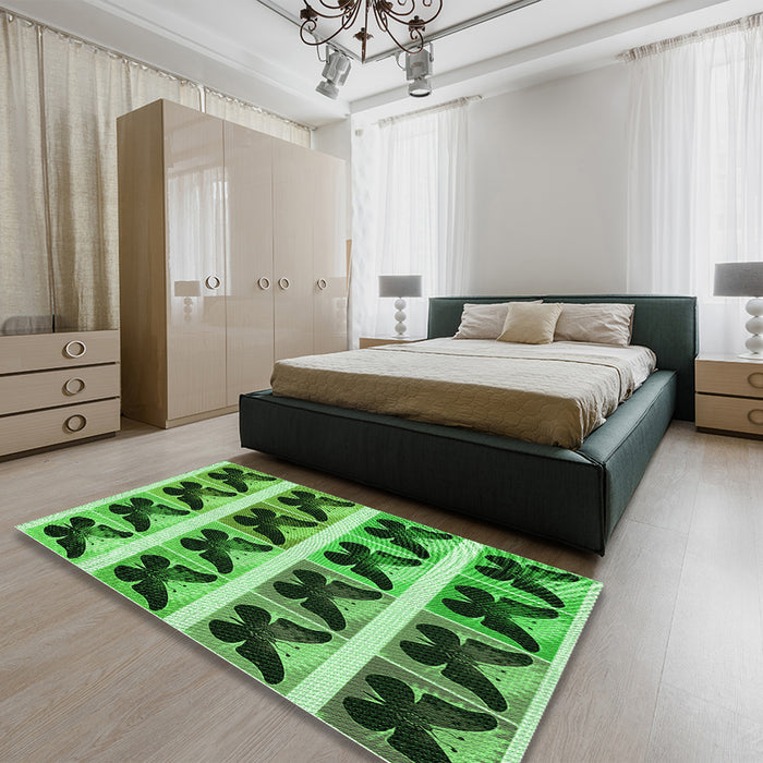 Patterned Deep Emerald Green Rug in a Bedroom, pat2899grn