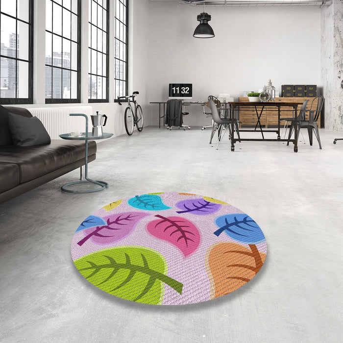 Round Patterned Pale Silver Gray Novelty Rug in a Office, pat289