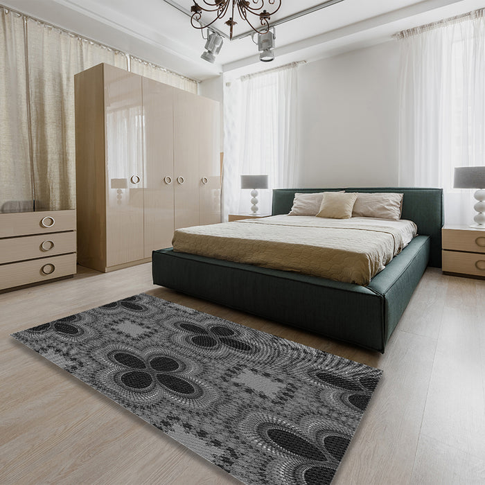 Round Machine Washable Transitional Platinum Gray Rug in a Office, wshpat2902gry