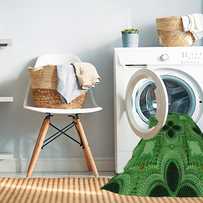 Machine Washable Transitional Deep Emerald Green Rug in a Washing Machine, wshpat2903grn