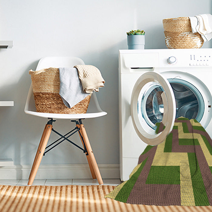 Machine Washable Transitional Green Rug in a Washing Machine, wshpat2906brn