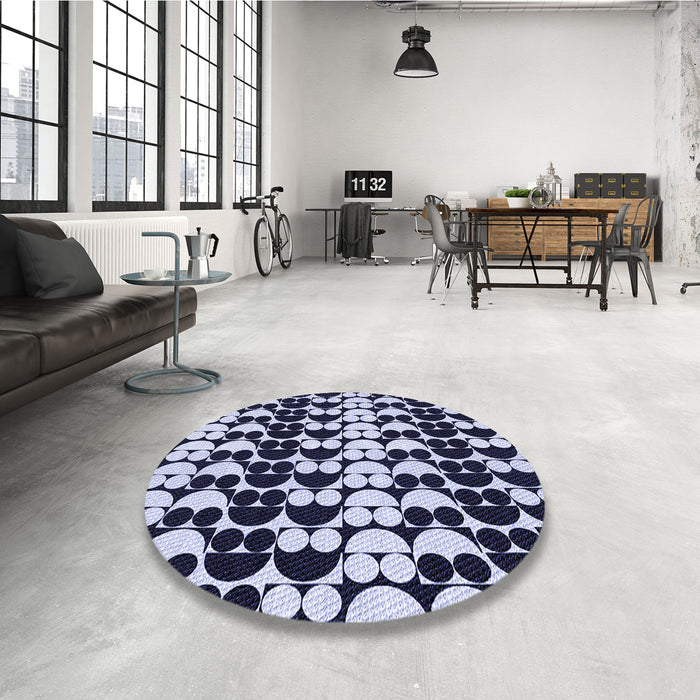 Round Patterned Night Blue Rug in a Office, pat2907blu