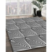 Machine Washable Transitional Silver Gray Rug in a Family Room, wshpat2909gry