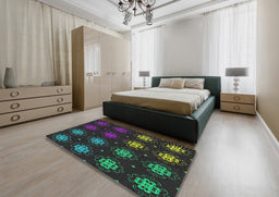 Patterned Mid Gray Novelty Rug in a Bedroom, pat2913