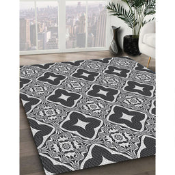 Patterned Silver Gray Novelty Rug in Family Room, pat2916