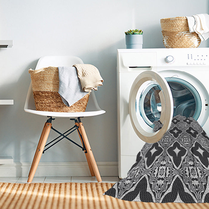 Machine Washable Transitional Silver Gray Rug in a Washing Machine, wshpat2916
