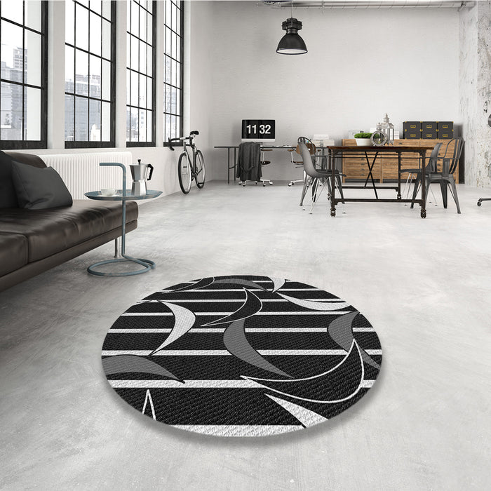 Round Patterned Black Rug in a Office, pat2919gry