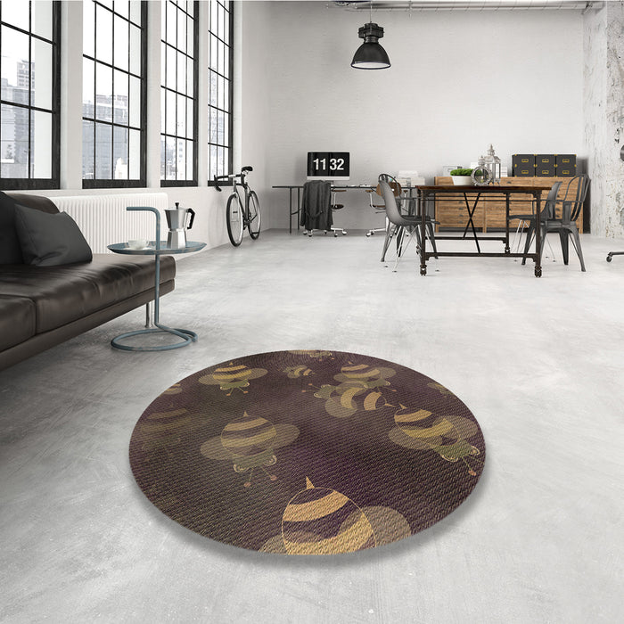 Round Patterned Burgundy Brown Rug in a Office, pat2921brn