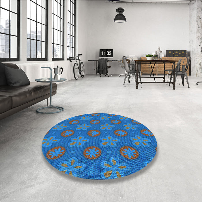 Round Patterned Azure Blue Rug in a Office, pat2929lblu