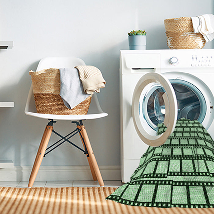 Machine Washable Transitional Dark Forest Green Rug in a Washing Machine, wshpat2932grn