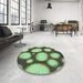 Round Patterned Green Rug in a Office, pat2964lblu