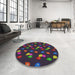 Round Patterned Smokey Gray Modern Rug in a Office, pat2966