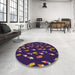 Round Machine Washable Transitional Mauve Taupe Purple Rug in a Office, wshpat2971