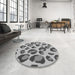 Round Patterned Silver Gray Rug in a Office, pat2975gry