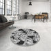 Round Patterned Silver Gray Rug in a Office, pat2976gry