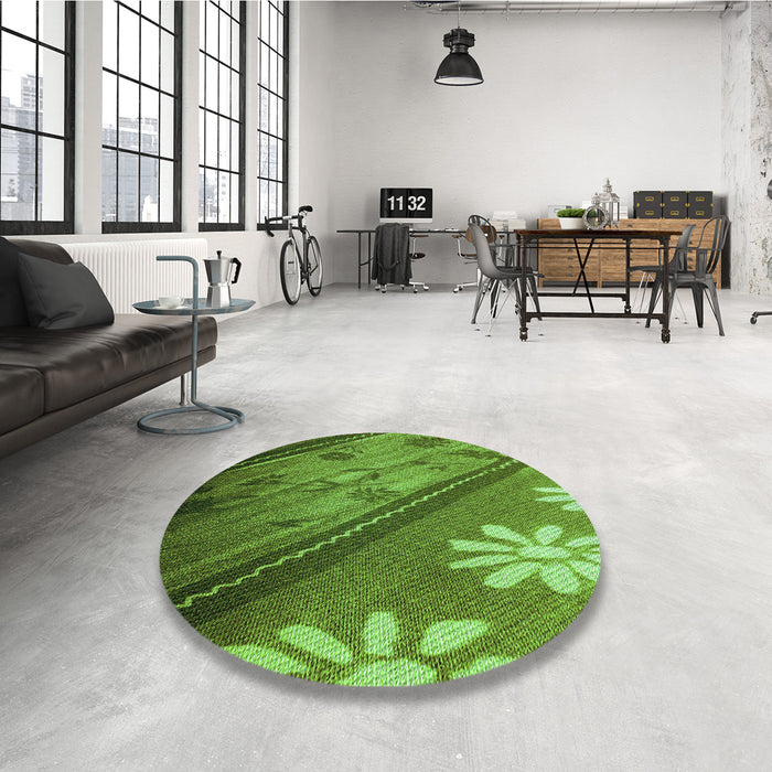 Round Patterned Green Rug in a Office, pat299grn